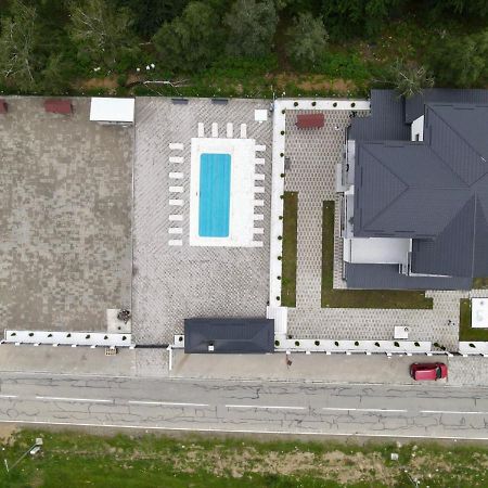Casa De Vacanta Larisa Novaci-Straini Luaran gambar