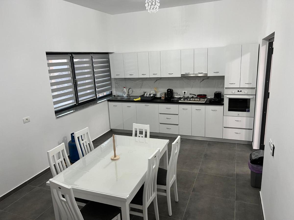 Casa De Vacanta Larisa Novaci-Straini Luaran gambar