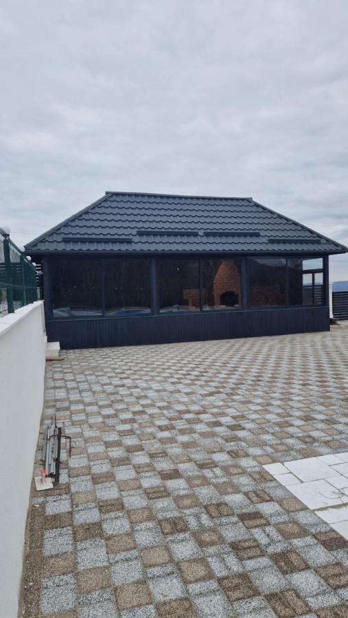 Casa De Vacanta Larisa Novaci-Straini Luaran gambar