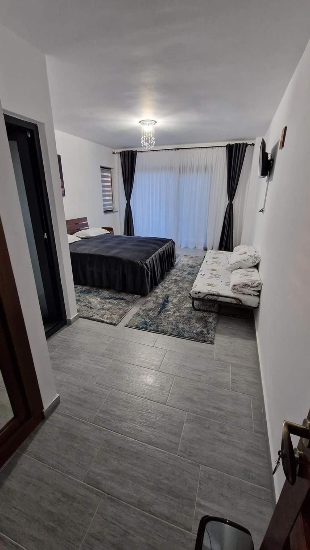 Casa De Vacanta Larisa Novaci-Straini Bilik gambar
