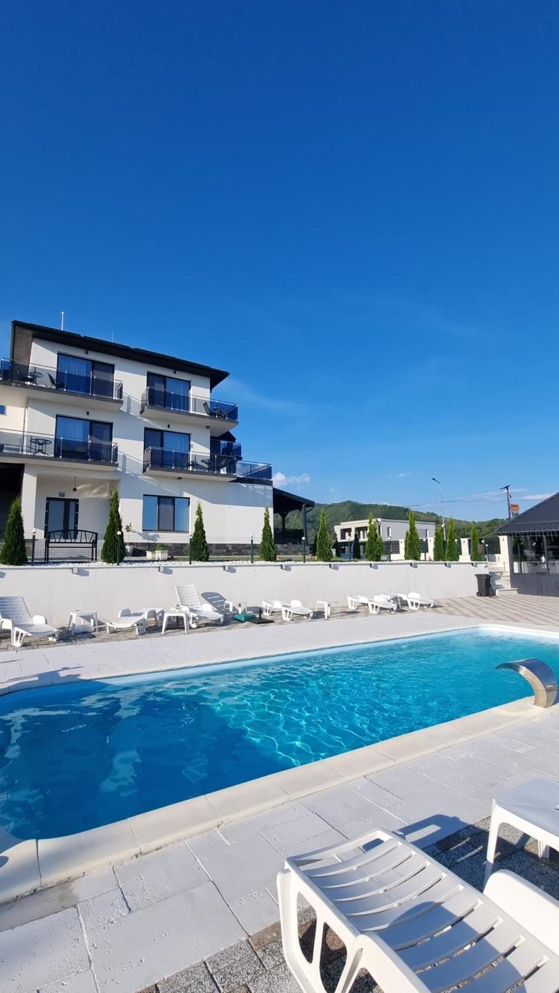 Casa De Vacanta Larisa Novaci-Straini Luaran gambar